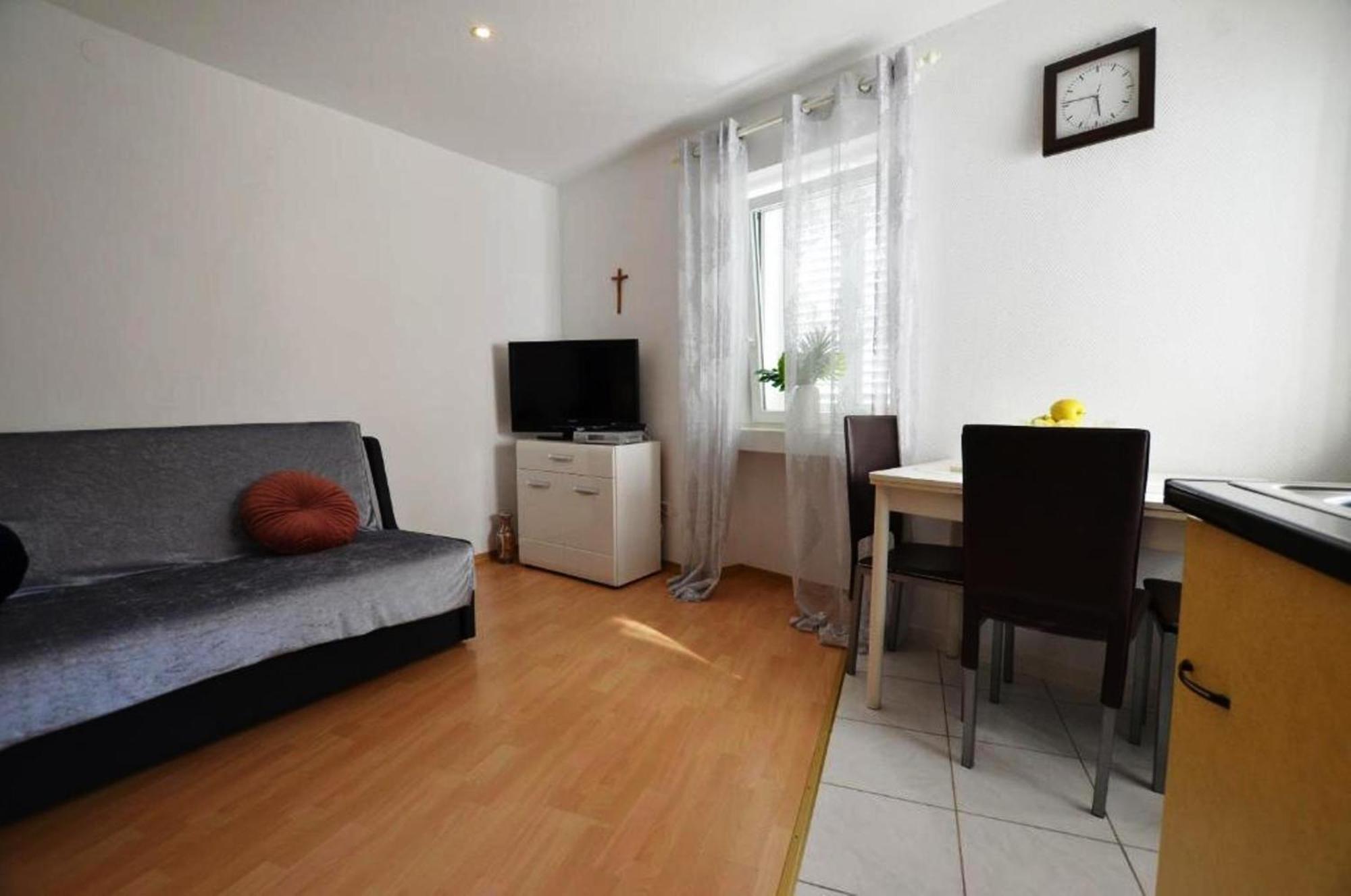 Excelsior Apartments Ровинь Экстерьер фото