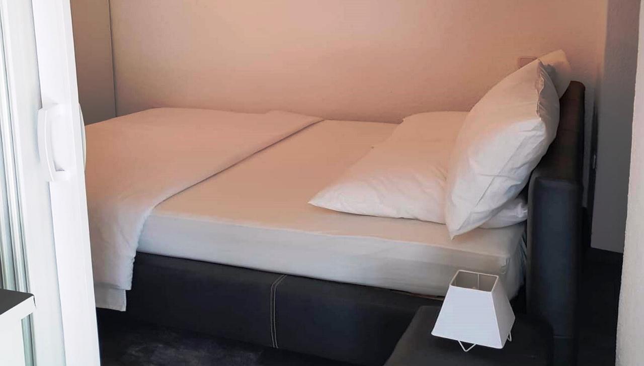 Excelsior Apartments Ровинь Экстерьер фото